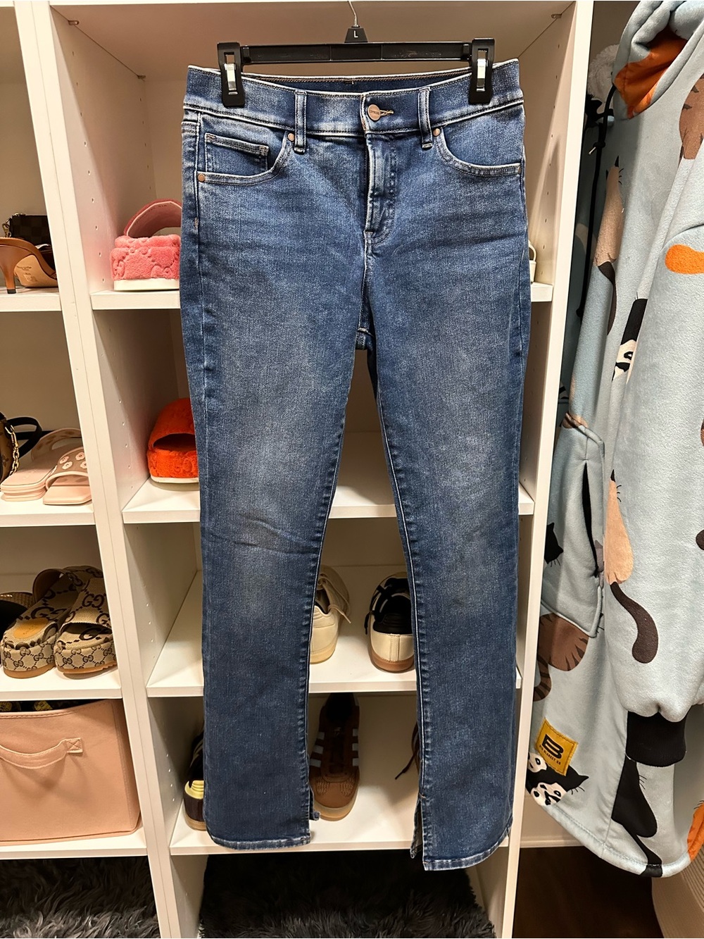Express Skyscraper split-ankle jeans size
6R
NWOT